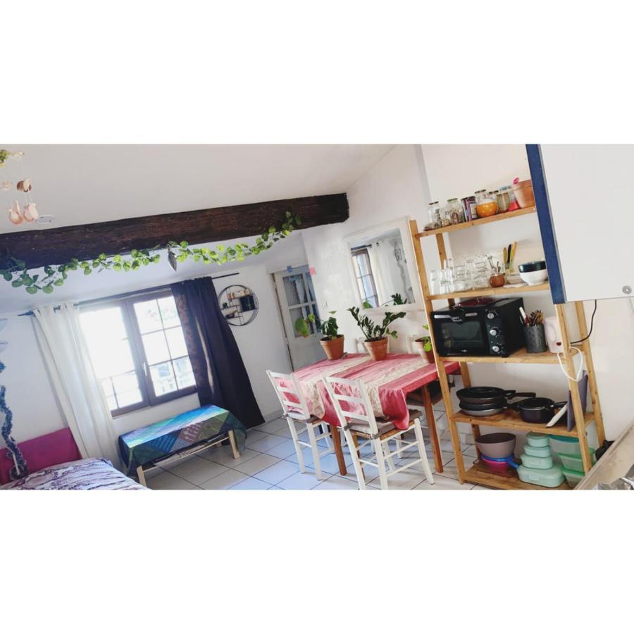 Appartement Cosy Au Coeur De Монпелие Екстериор снимка